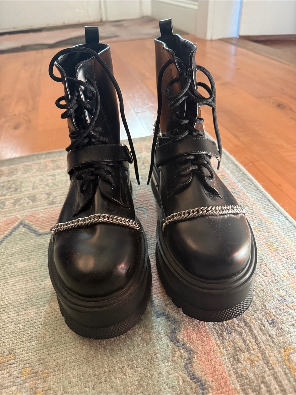 Source Unknown Black Lace-Up Platform Boots with Silver Chain